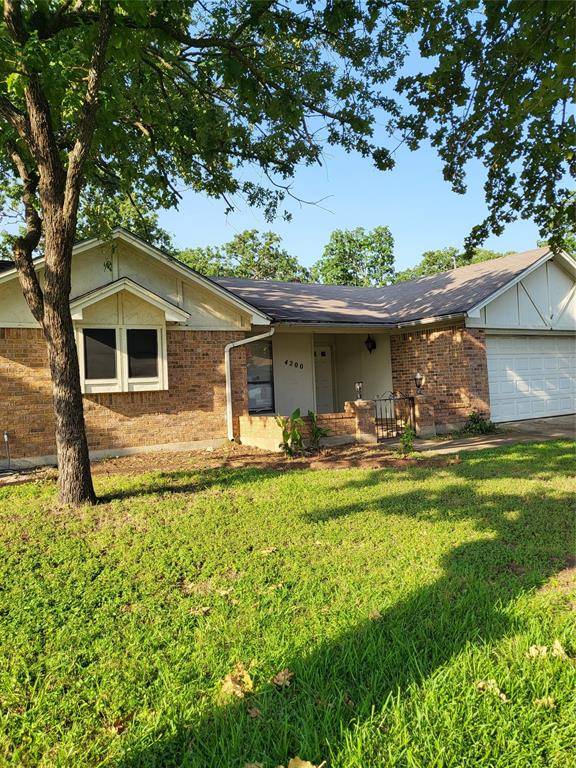 4200 Pyracantha Drive, Arlington, TX 76017