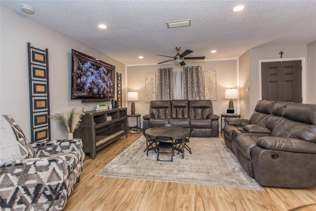 33 E Townhouse Lane #30, Grand Prairie, TX 75052