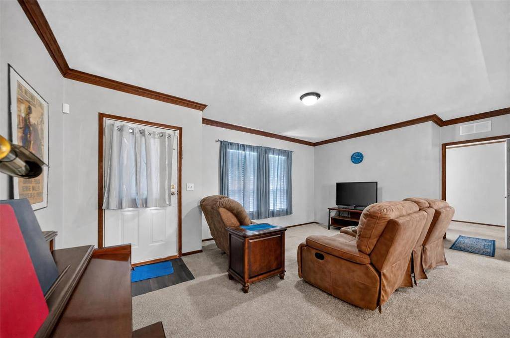 173 An County Road 2234, Palestine, TX 75803