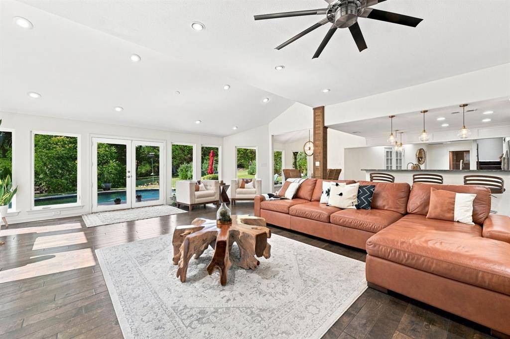 3840 Mockingbird Lane, Midlothian, TX 76065