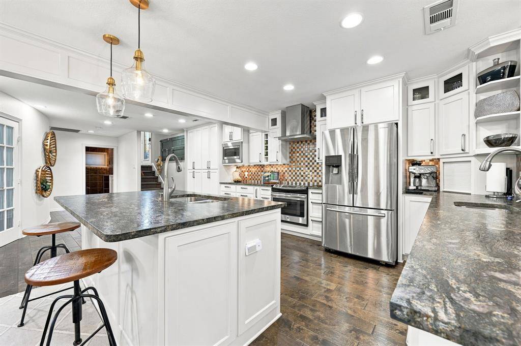 3840 Mockingbird Lane, Midlothian, TX 76065