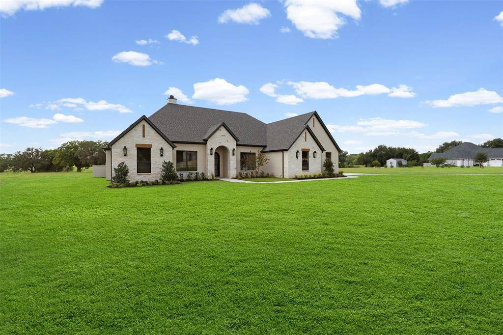 509 Acorn Trail, Granbury, TX 76049