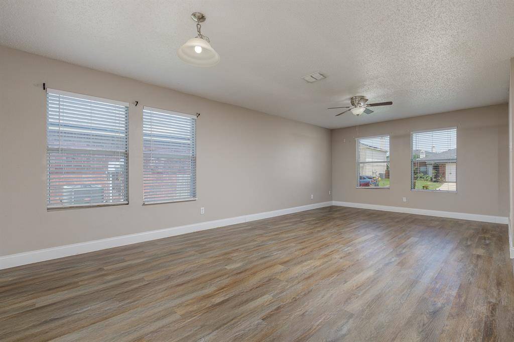 2228 Bradford Pear Drive, Little Elm, TX 75068
