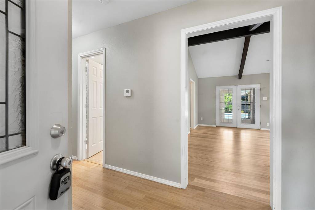 1101 De Pauw Drive, Arlington, TX 76012
