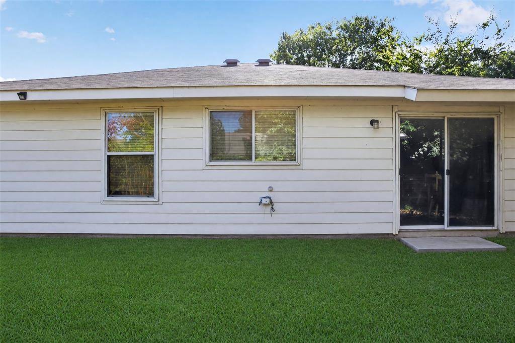 2752 Maegen Circle, Fort Worth, TX 76112