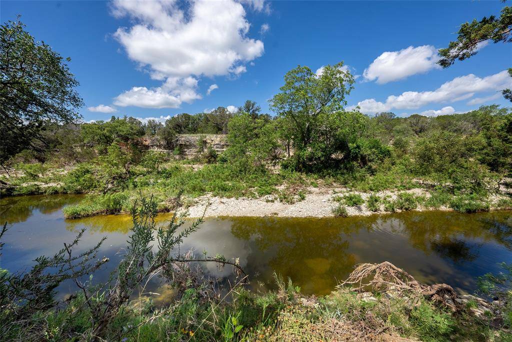 1100 cr 2440 Street, Iredell, TX 76649