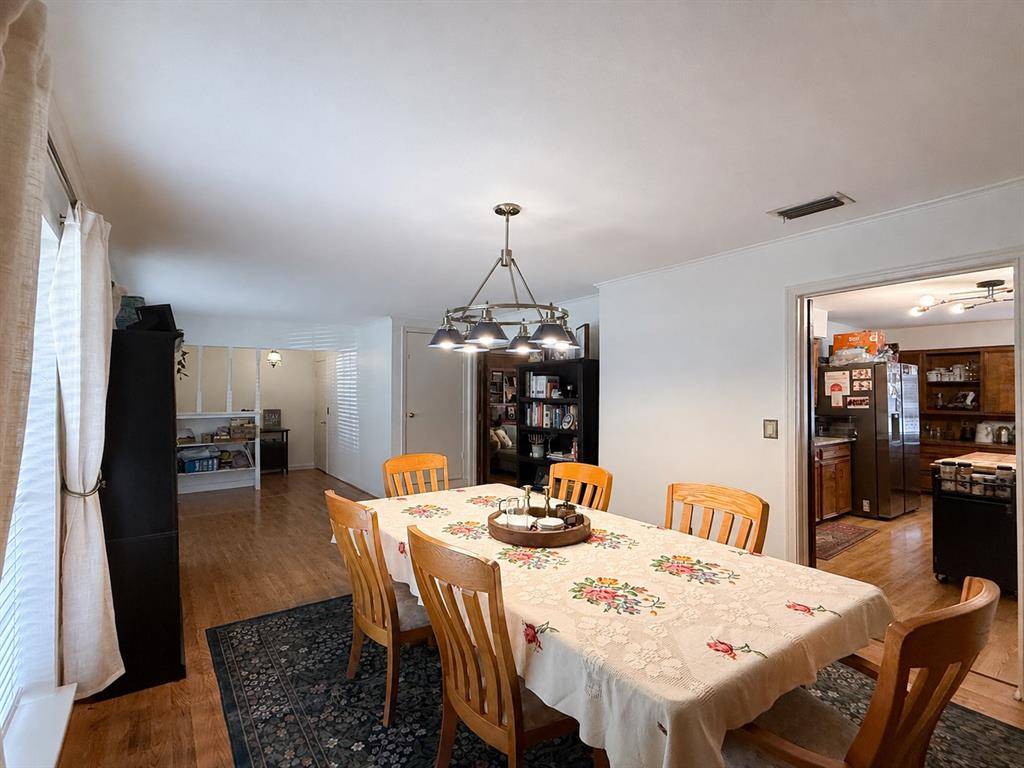 417 W Mccart Street, Krum, TX 76249