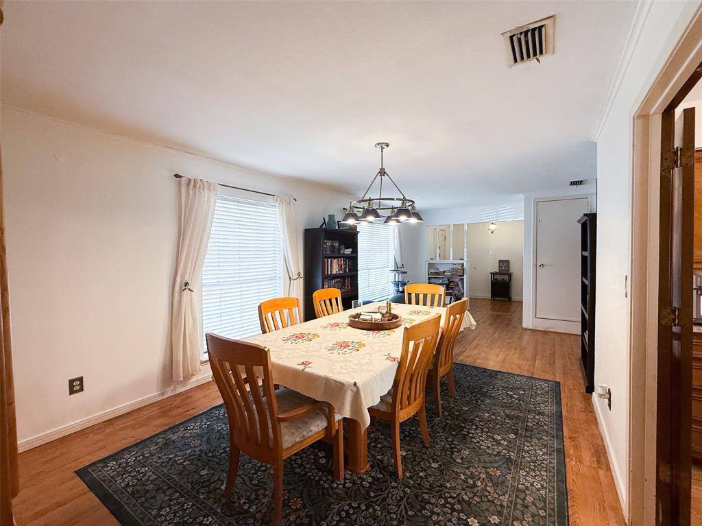 417 W Mccart Street, Krum, TX 76249