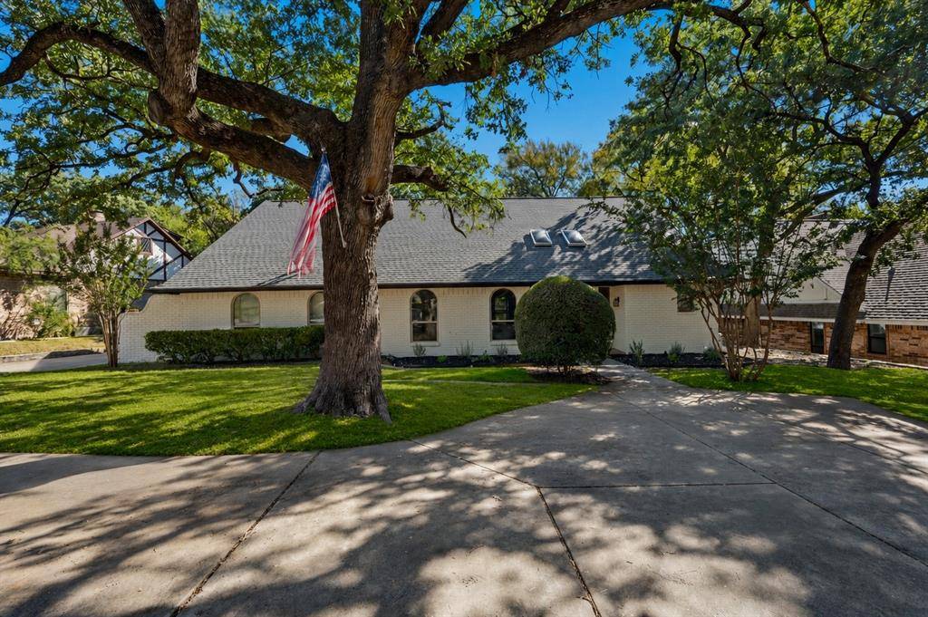 2105 Wilson Drive, Arlington, TX 76011