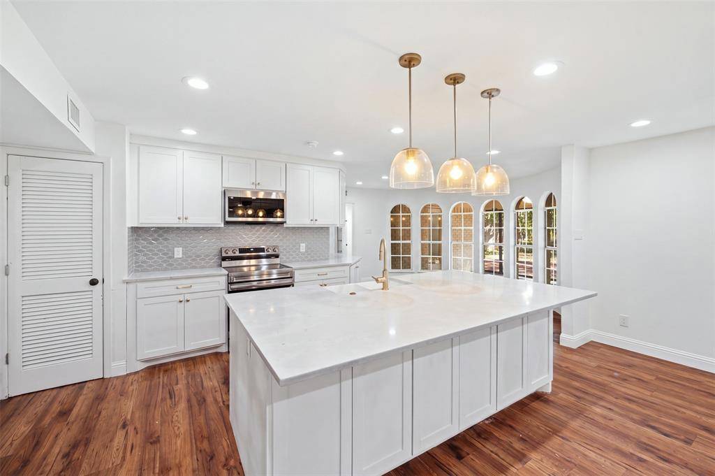 2105 Wilson Drive, Arlington, TX 76011