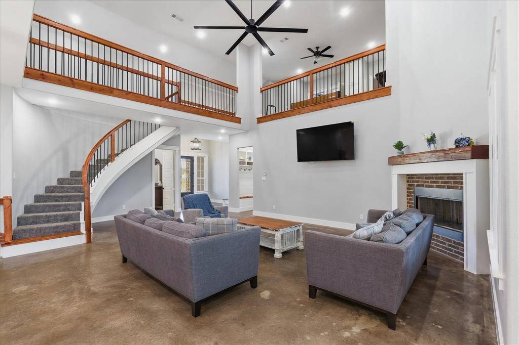 3321 Mountain View Drive, Venus, TX 76084
