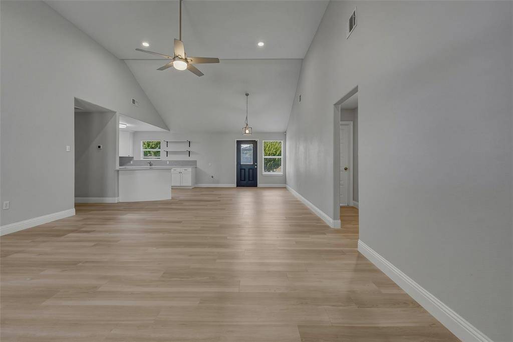 324 Hillcroft Road, Fort Worth, TX 76108