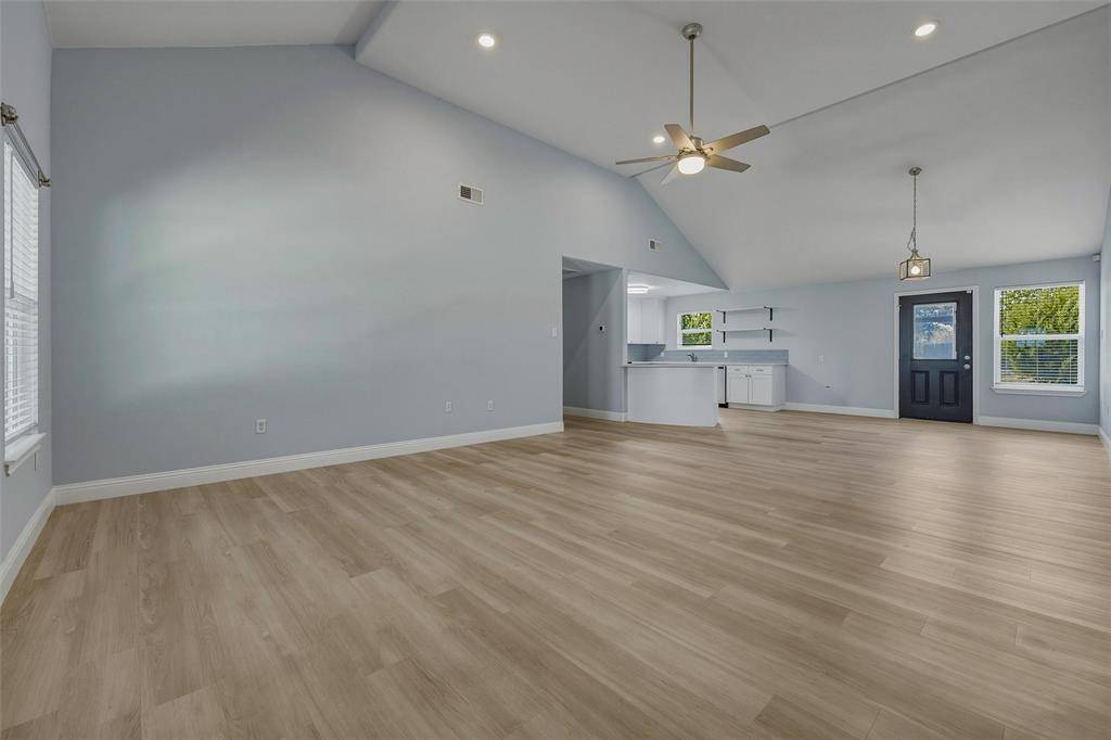 324 Hillcroft Road, Fort Worth, TX 76108