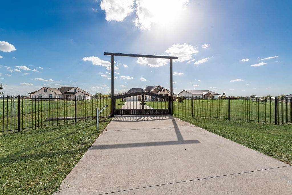 610 Ewing Road, Ferris, TX 75125
