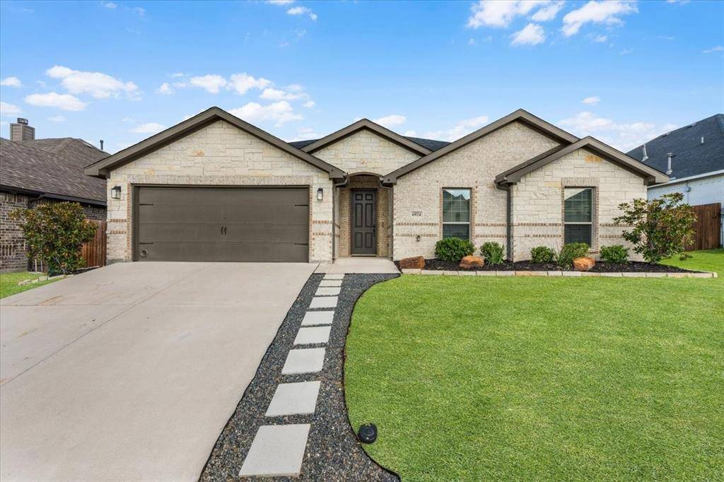 6924 Talon Bluff Drive, Fort Worth, TX 76179