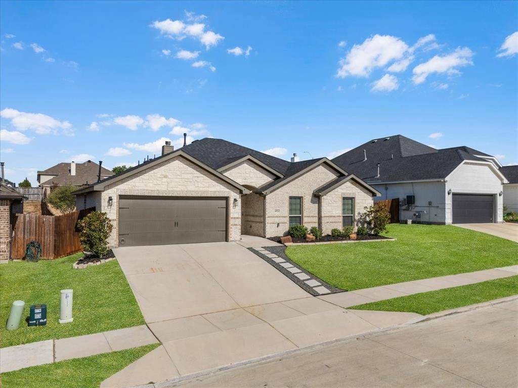 6924 Talon Bluff Drive, Fort Worth, TX 76179