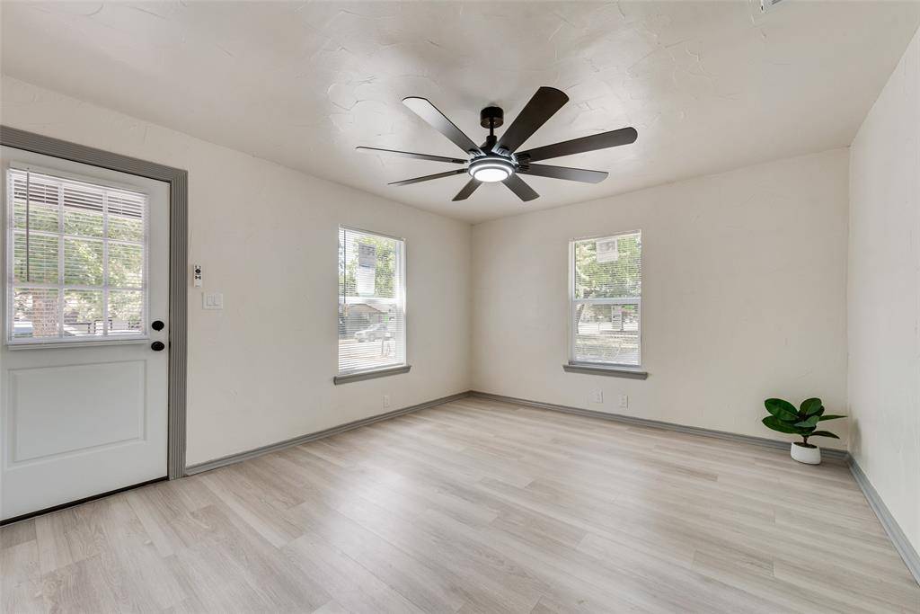 5304 Notre Dame Avenue, River Oaks, TX 76114