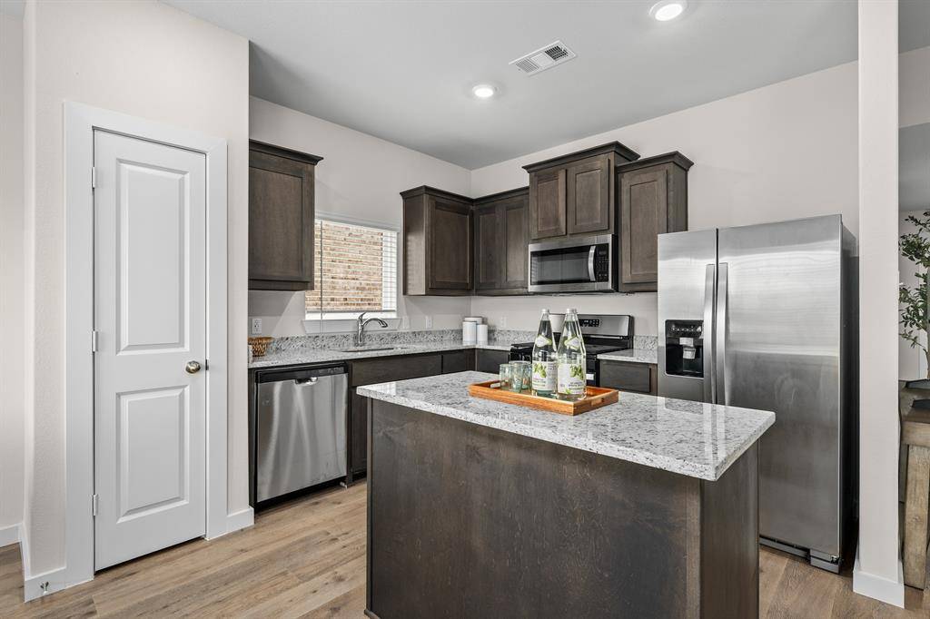 11152 Santana Drive, Fort Worth, TX 76108