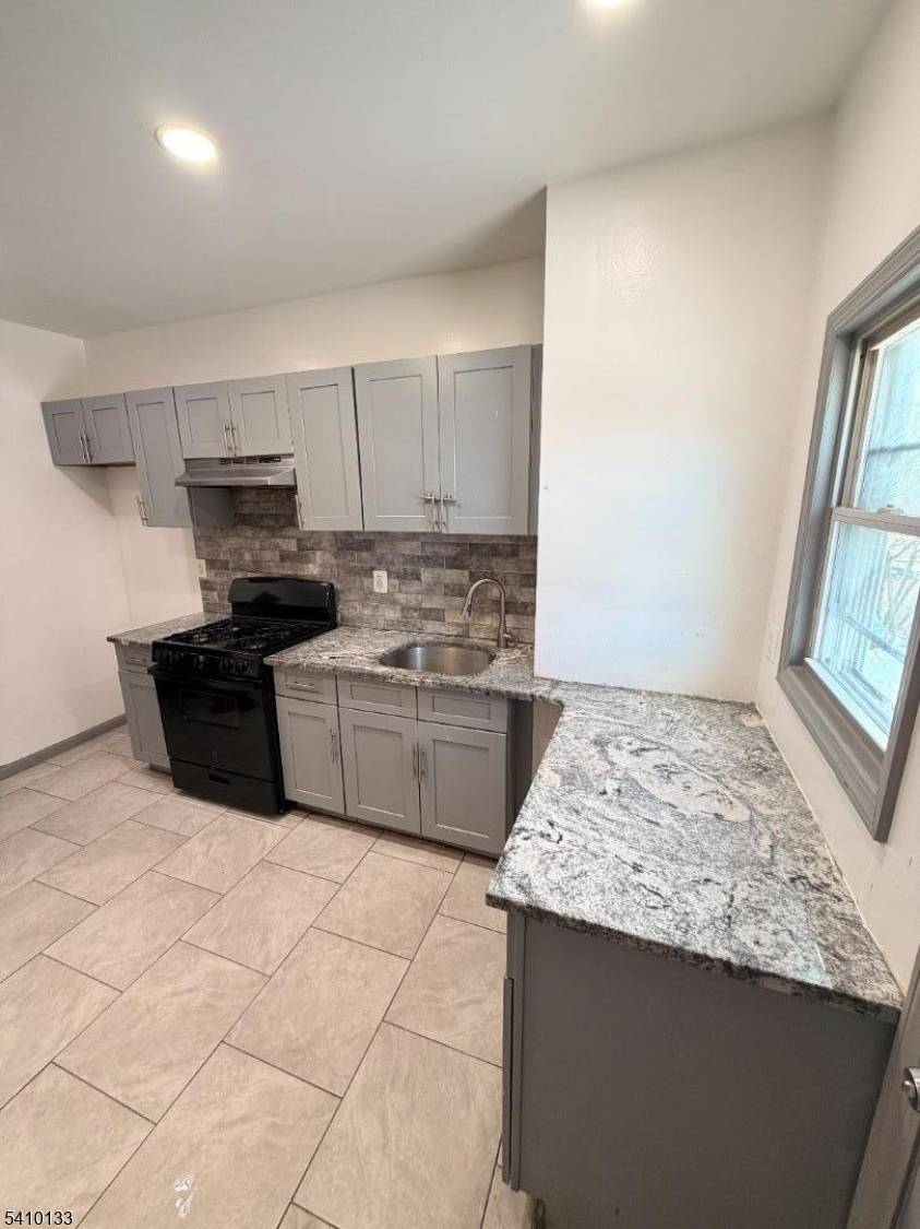 133 Mallory Ave, Jersey City, NJ 07304