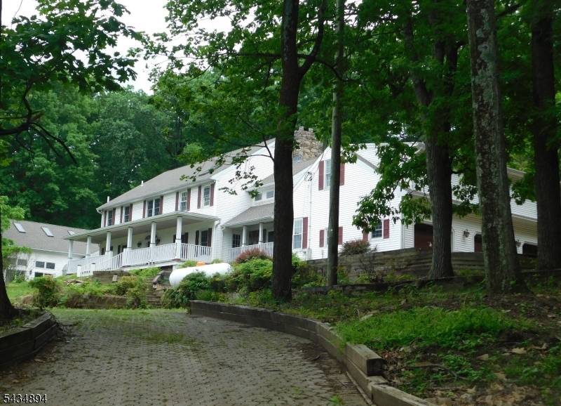 4 Spring Hill Rd, Franklin Twp., NJ 08801