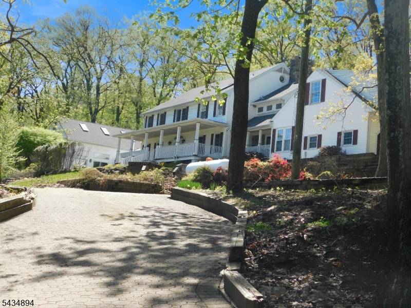 4 Spring Hill Rd, Franklin Twp., NJ 08801