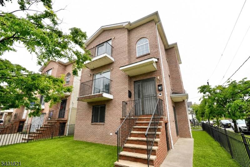 36 Brenner St, Newark City, NJ 07108