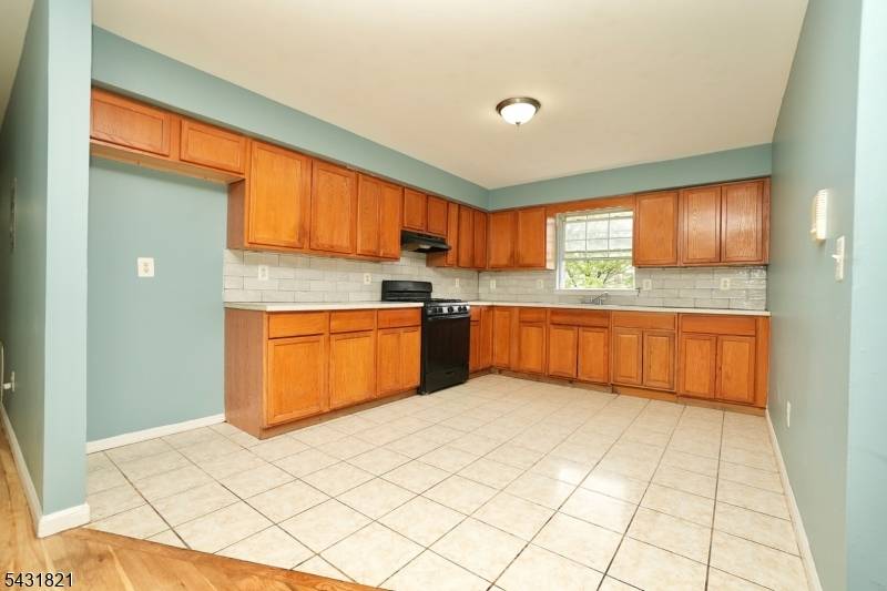 36 Brenner St, Newark City, NJ 07108
