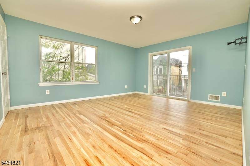 36 Brenner St, Newark City, NJ 07108