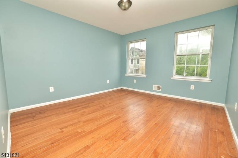 36 Brenner St, Newark City, NJ 07108