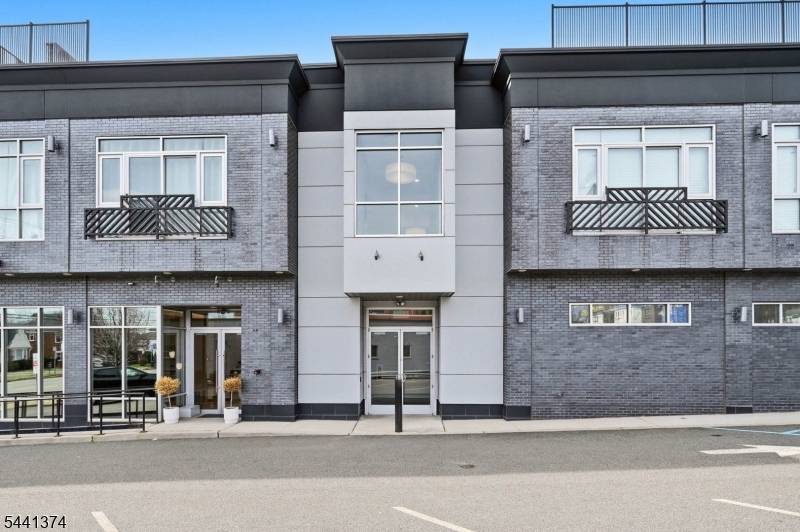 271 Millburn Ave #2A, Millburn Twp., NJ 07041