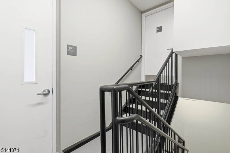 271 Millburn Ave #2A, Millburn Twp., NJ 07041
