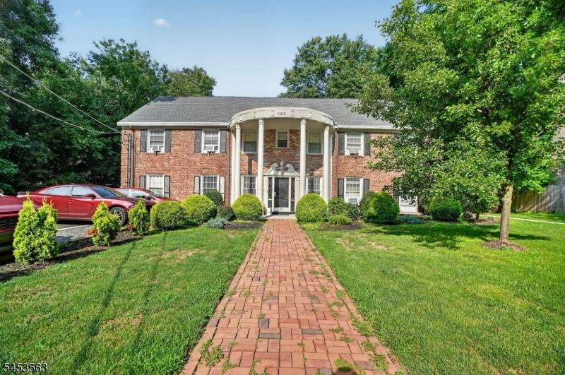 180 Summit Ave #E4, Summit City, NJ 07901