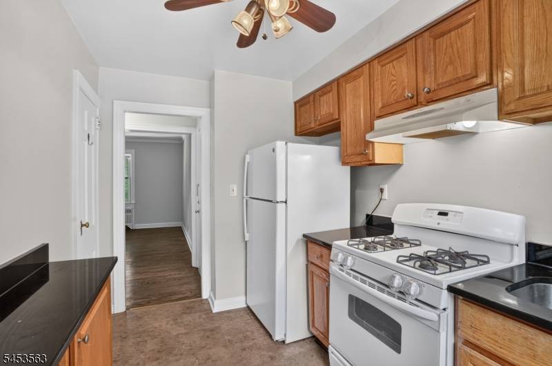 180 Summit Ave #E4, Summit City, NJ 07901