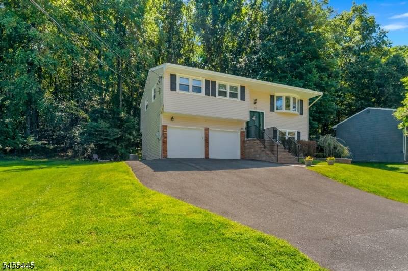 46 Deer Path Dr, Mount Olive Twp., NJ 07836