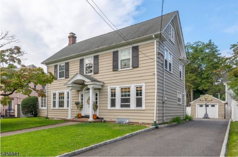 638 Union Ave, Elizabeth City, NJ 07208