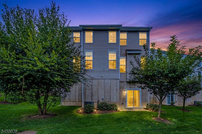 96 Sowers Dr, Mount Olive Twp., NJ 07840
