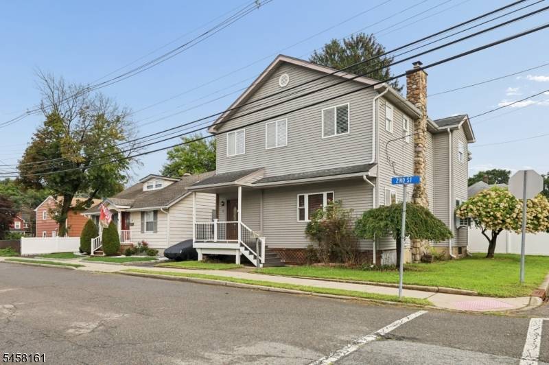 12 2Nd St, Wanaque Boro, NJ 07465