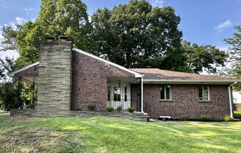 16 Charlotte St, Sayreville Boro, NJ 08872