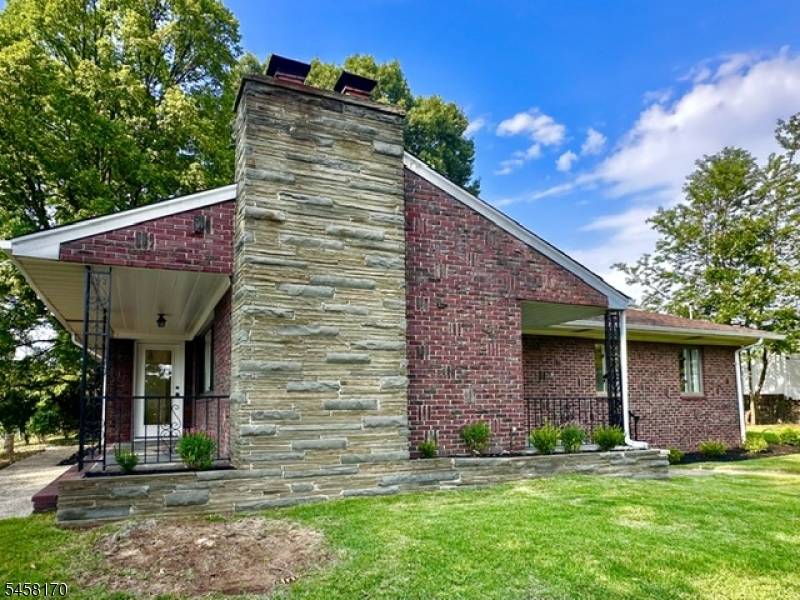 16 Charlotte St, Sayreville Boro, NJ 08872
