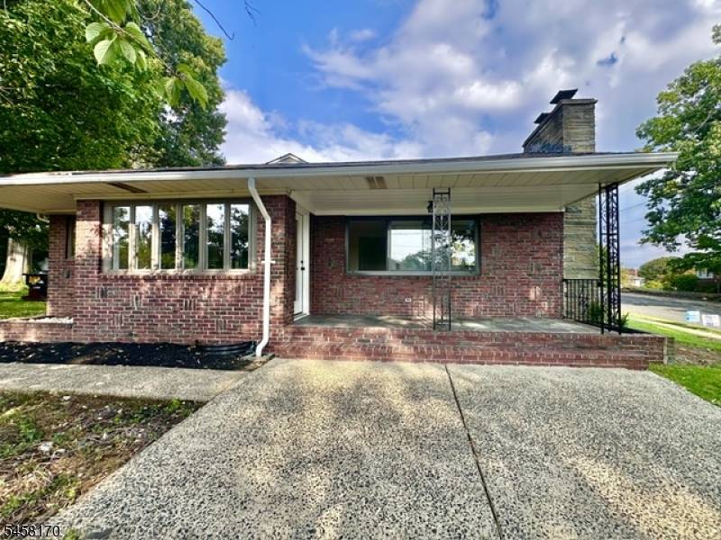 16 Charlotte St, Sayreville Boro, NJ 08872