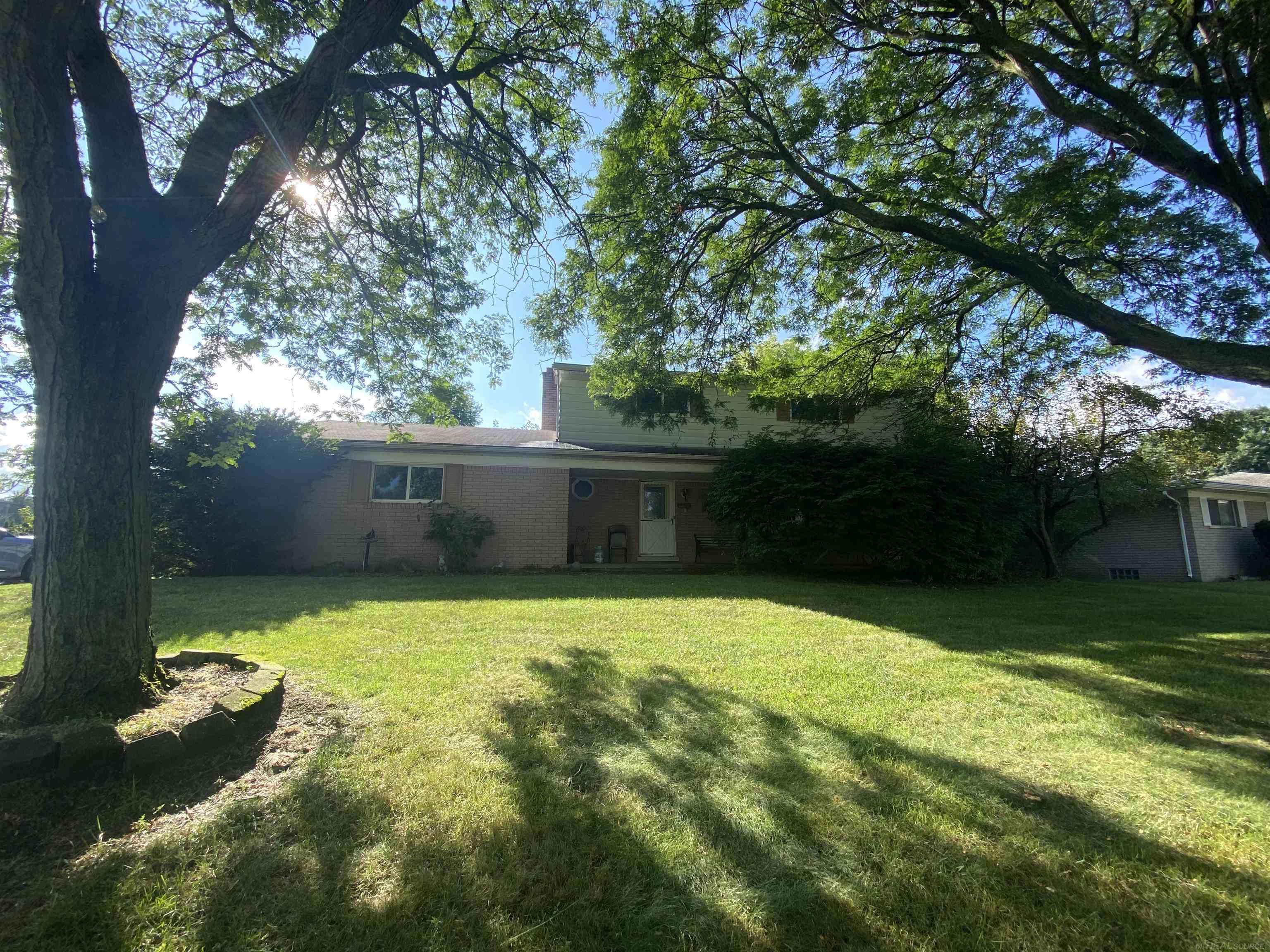 53695 Bramble DR, Shelby Twp, MI 48316