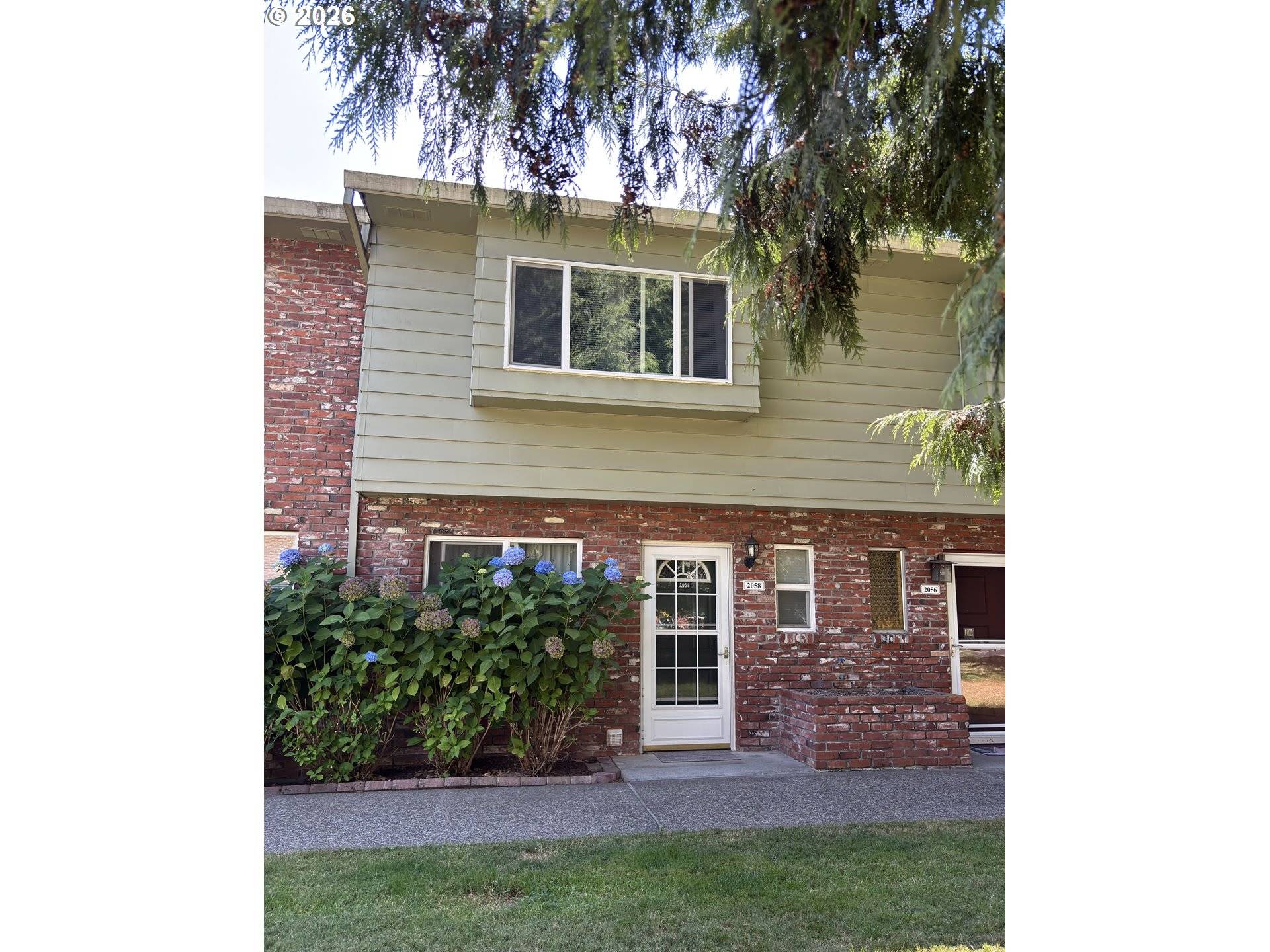 2058 NE HOGAN DR, Gresham, OR 97030