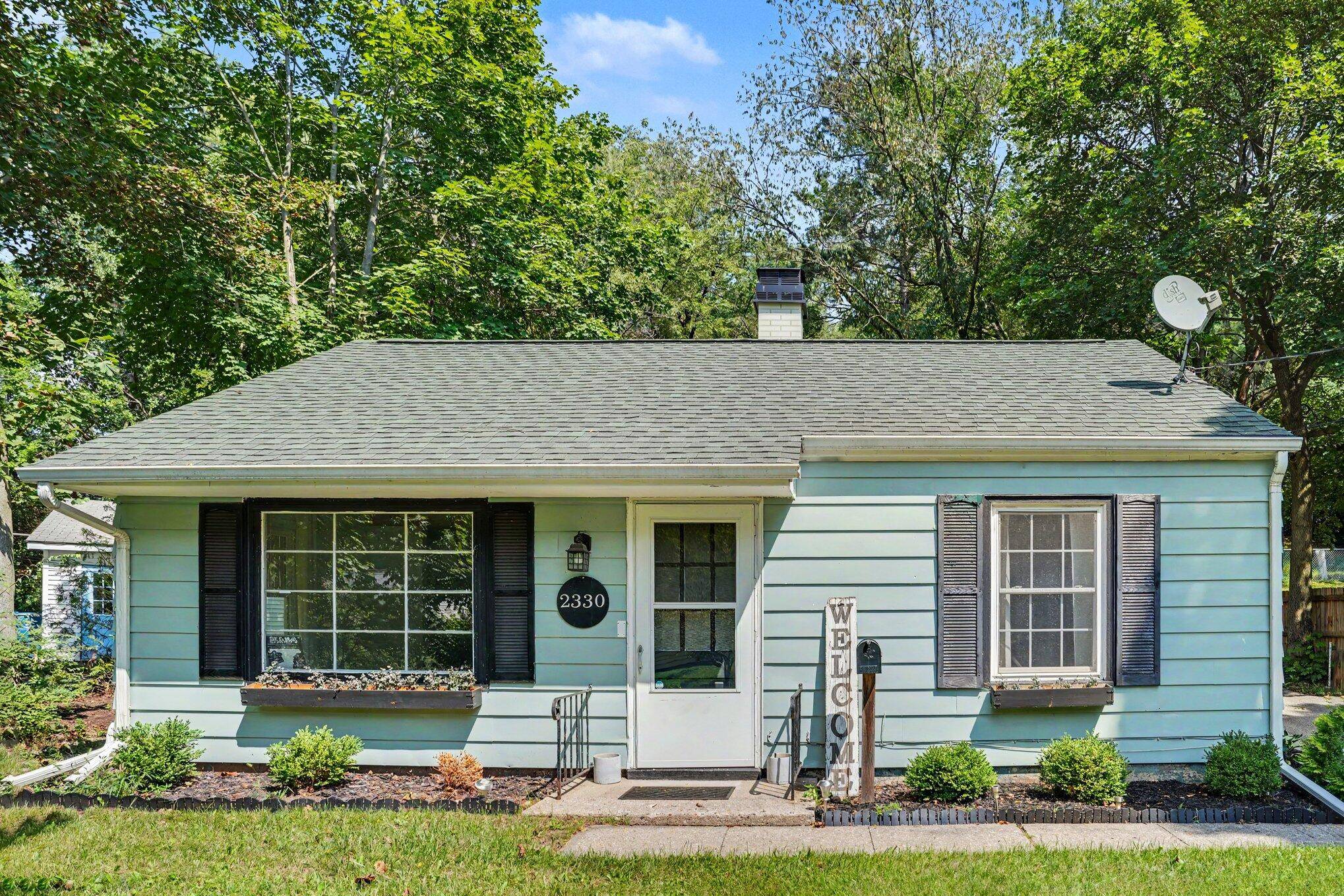 2330 Hillsdale AVE, Kalamazoo Twp, MI 49006