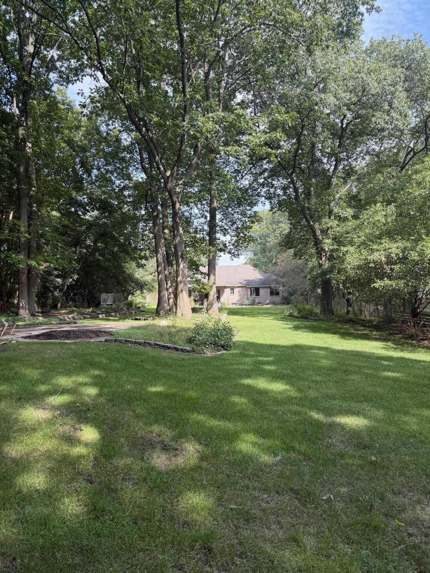 432 N Division AVE, Park Twp, MI 49424