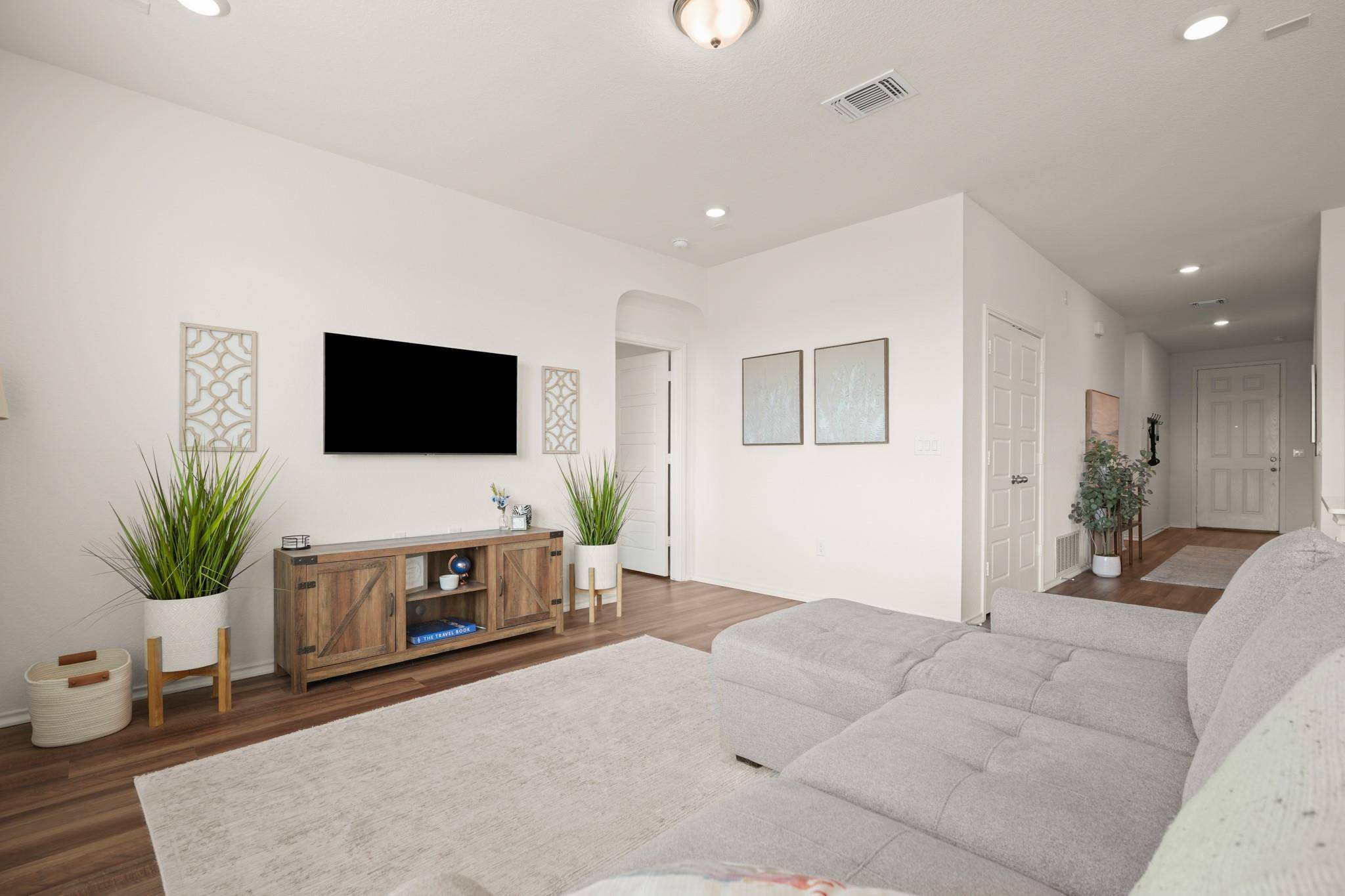 8213 Knoxville TRL, Austin, TX 78744