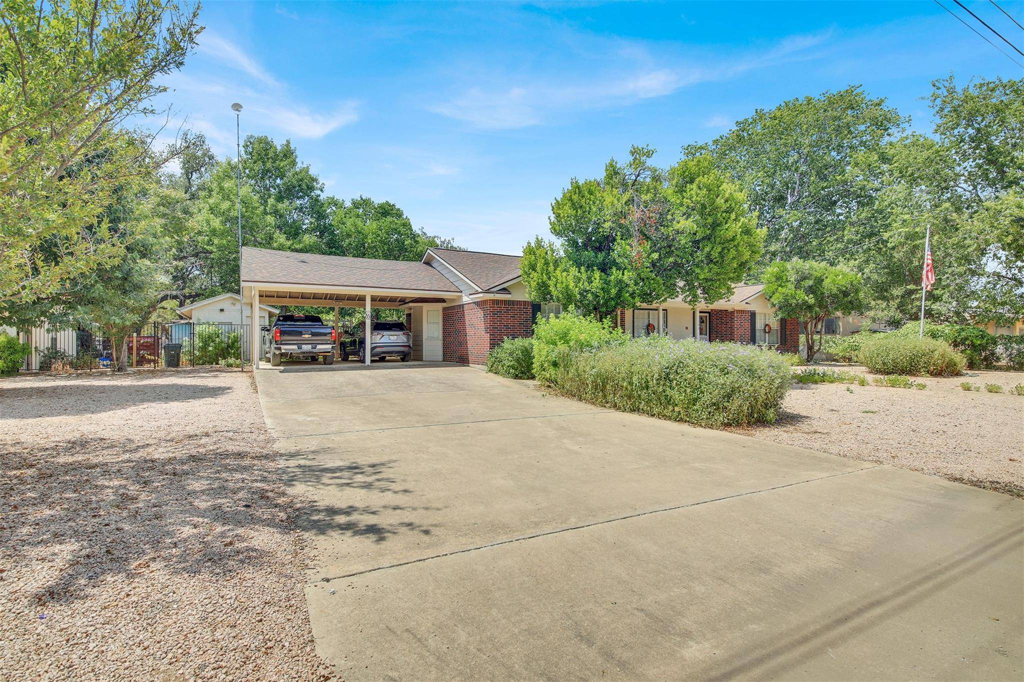 107 Taylor DR, Spicewood, TX 78669