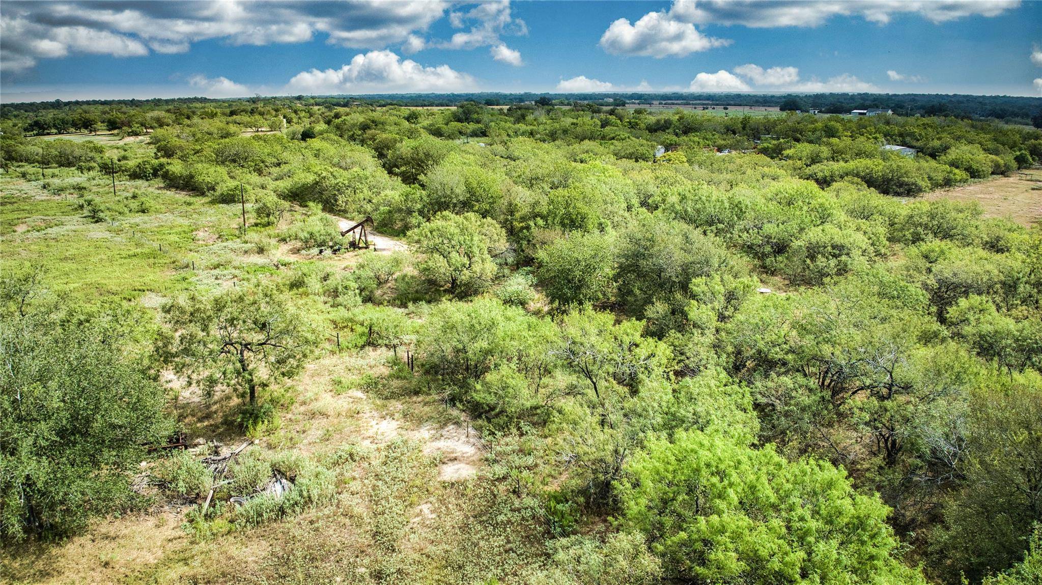 2900 Salt Flat RD, Luling, TX 78648