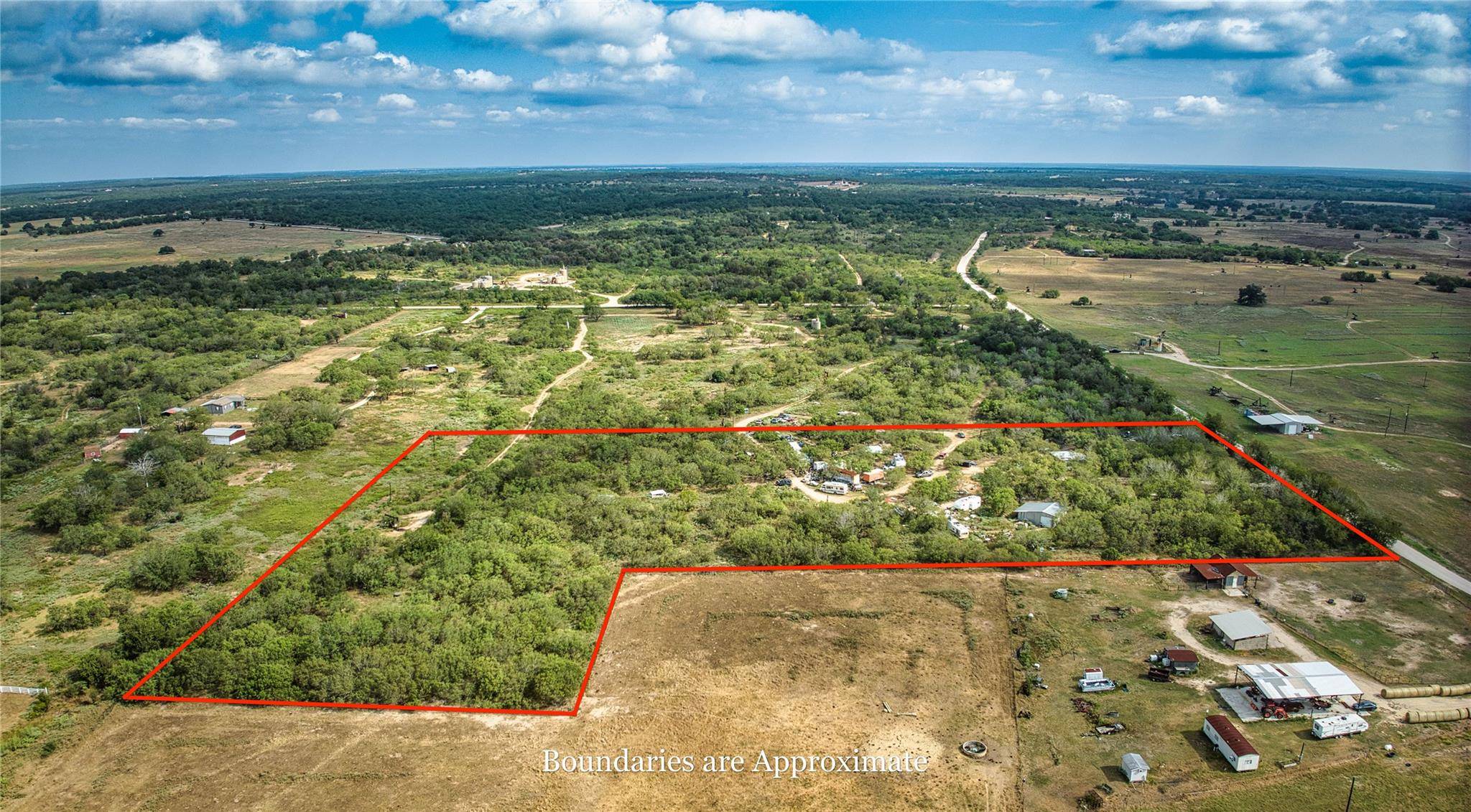 2900 Salt Flat RD, Luling, TX 78648