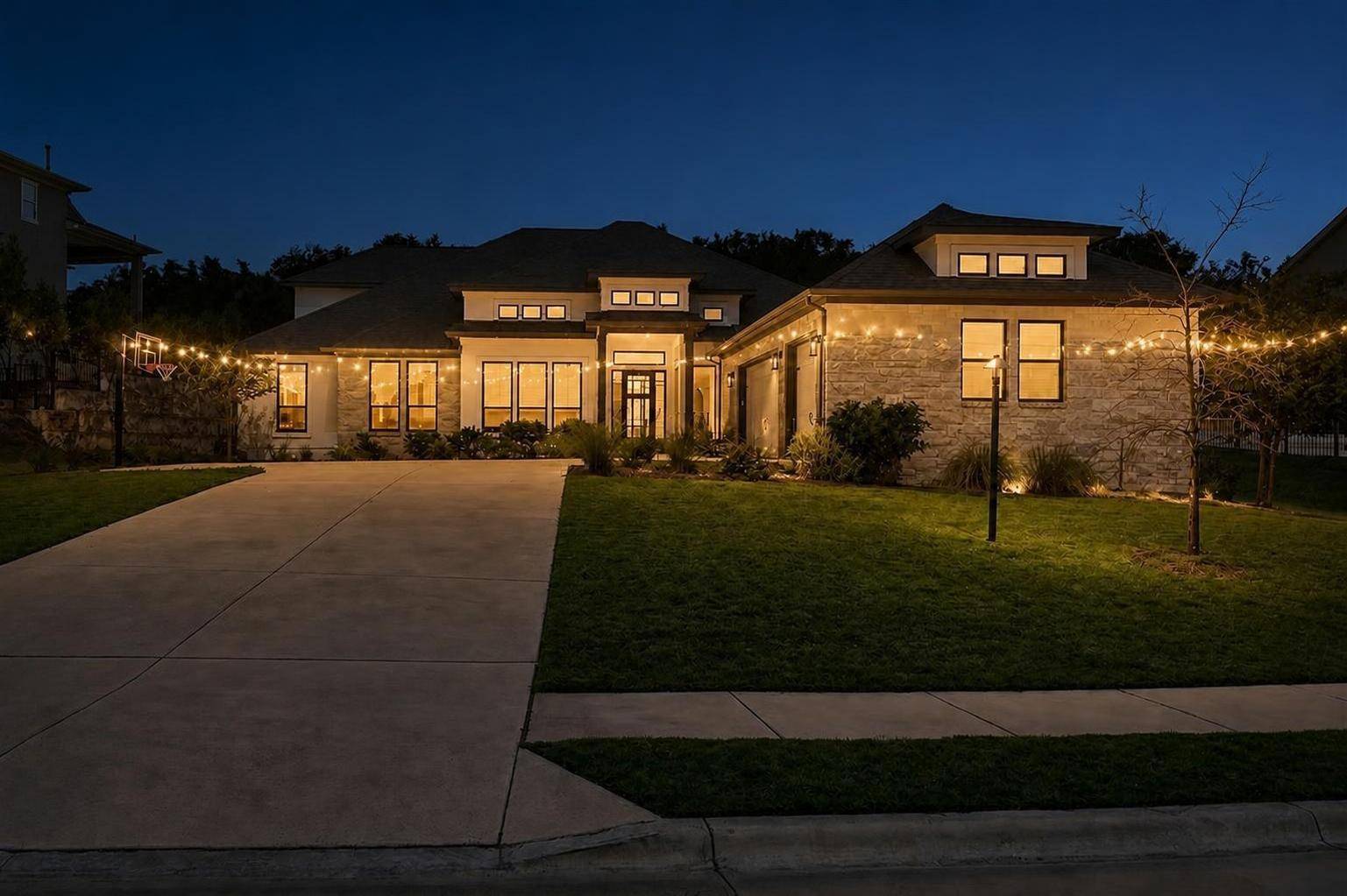 308 Lodestone LN, Austin, TX 78738