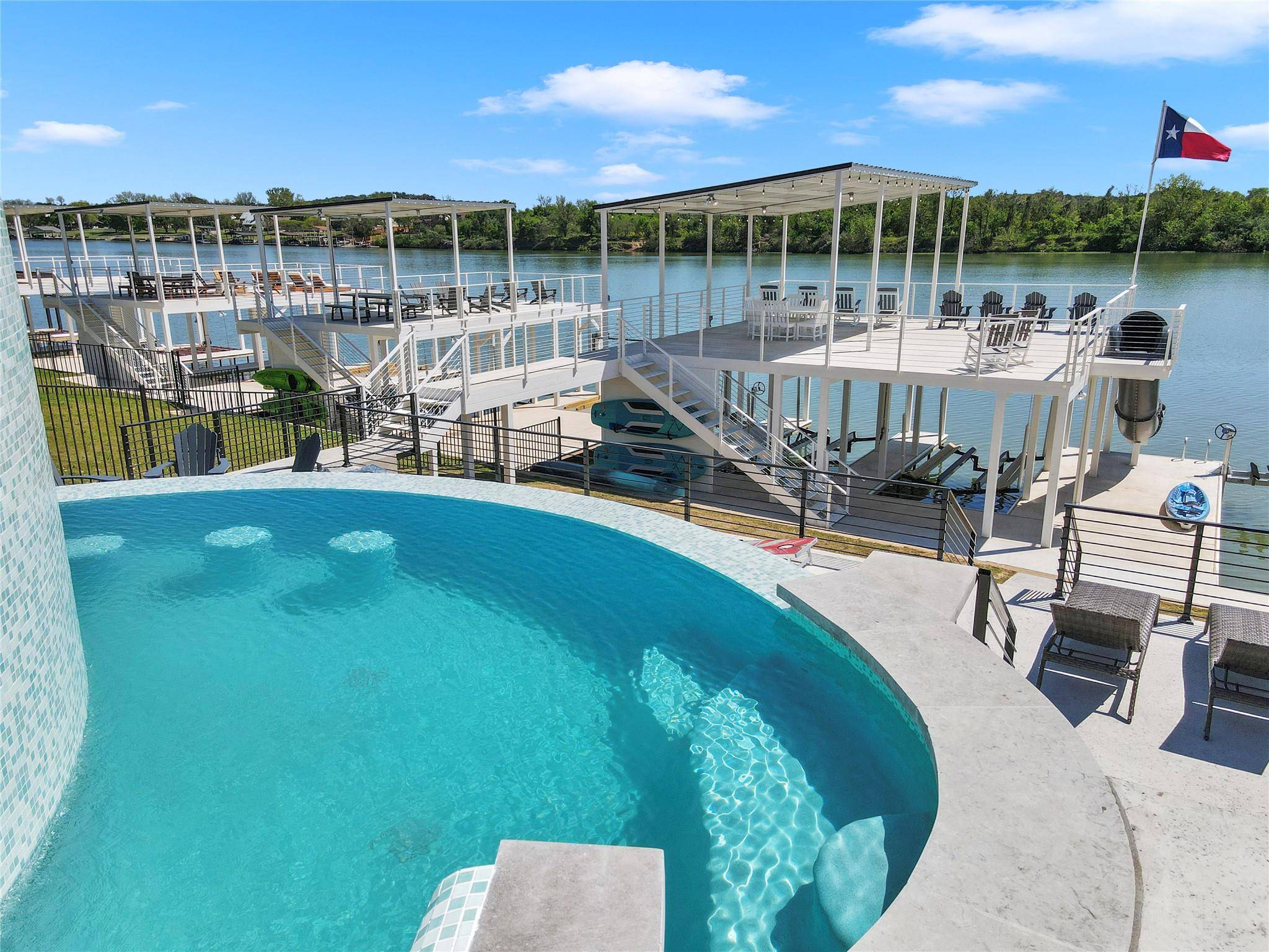 3204 River Oaks DR, Kingsland, TX 78639